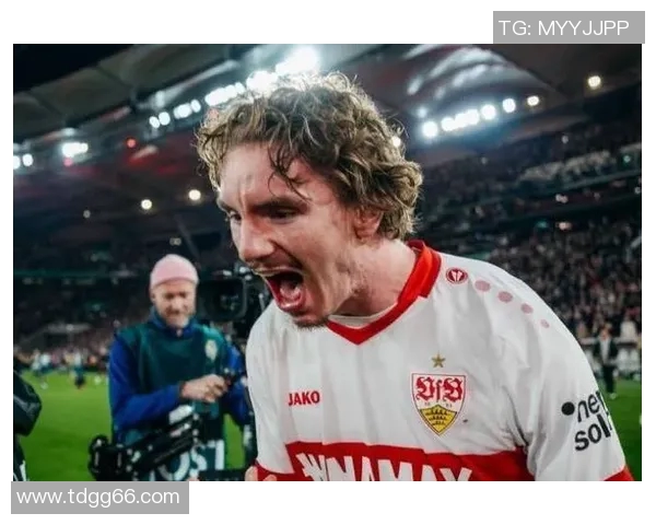 德国足球球星2号身份揭秘 他在球队中的重要角色与贡献